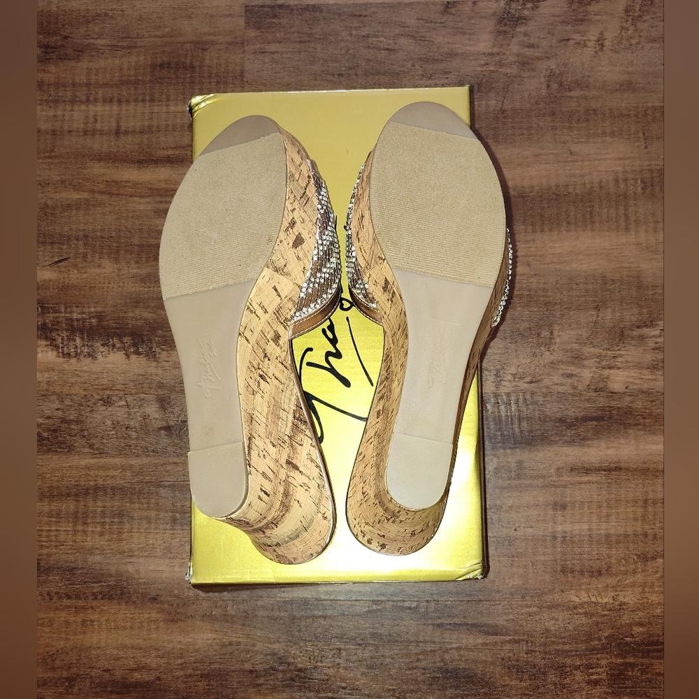 Thalia Sodi Rose Gold Slip-On Wedge Sandal, Sz. 9. I do accept reasonable offers - Picture 3 of 5